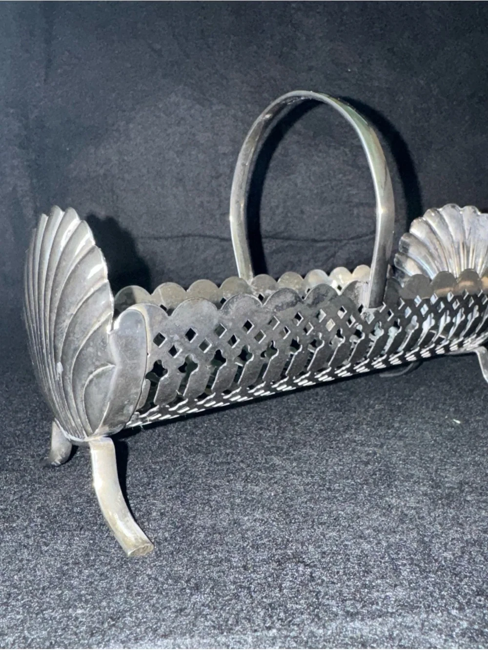 Vintage Leonard Silver Plate Pierced Biscuit Cracker Holder Metal Cradle Basket